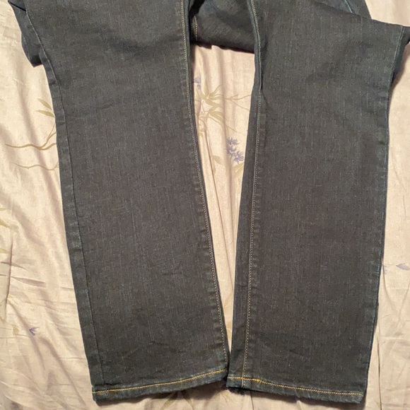 Old Navy Denim Sweetheart Jeans. - Picture 3 of 5